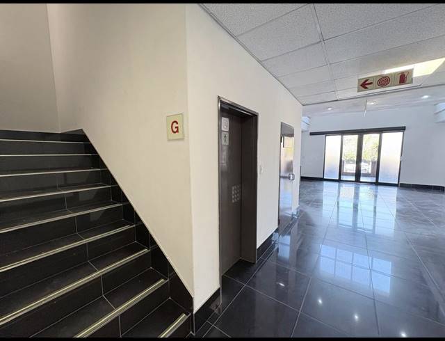 750M² OFFICE TO LET IN FOURWAYS